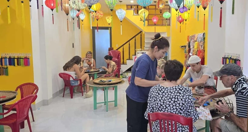 The Lantern Lady: Traditional Lantern Class in Old Town - Timing: 90 Minutes on the Booking, a Bit More in Real Life