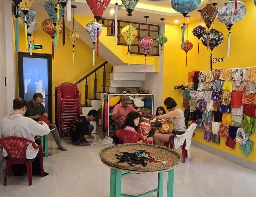 The Lantern Lady: Traditional Lantern Class in Old Town - Who This Lantern Class Is For (and When to Skip It)